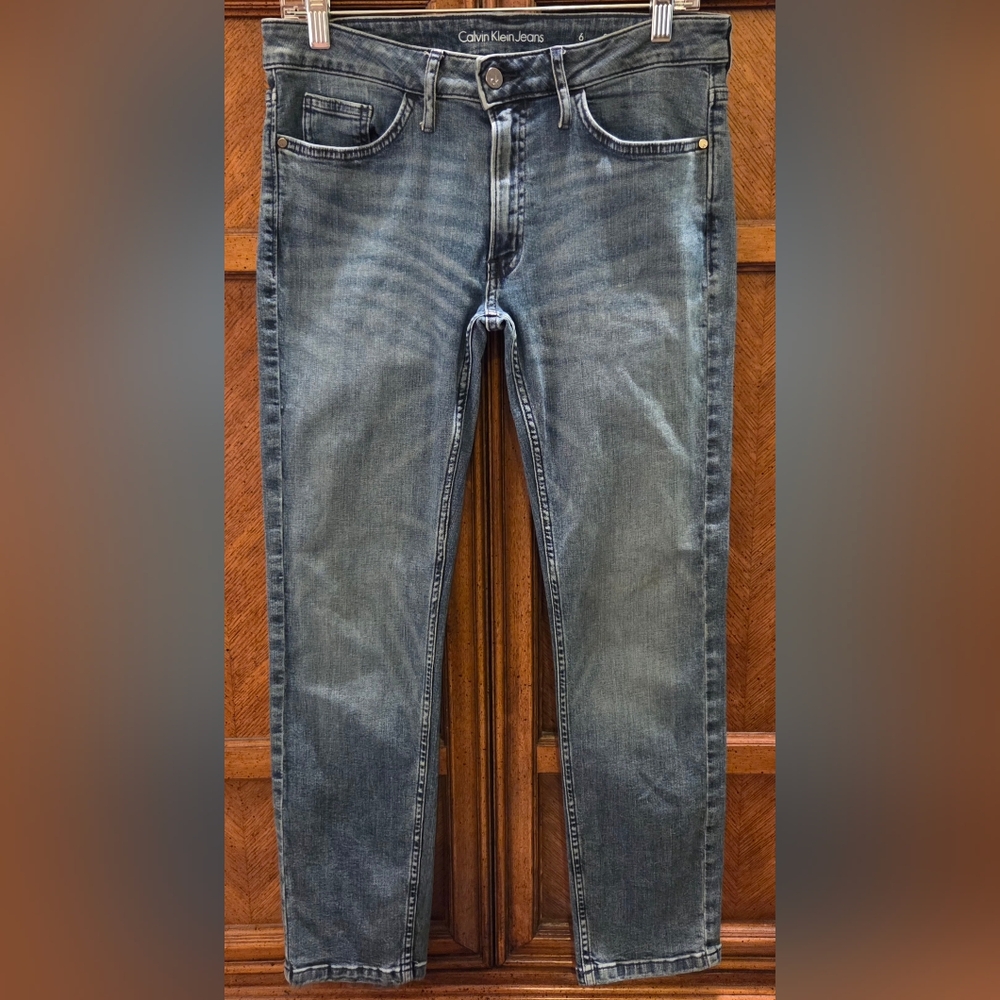 Y2K Calvin Klein "Slim Boyfriend" Low-Rise Straight Leg Jeans Size 6